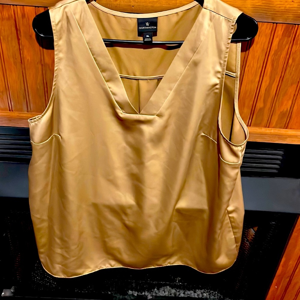 Beautiful golden tone sleeveless blouse with great detailing perfect condition